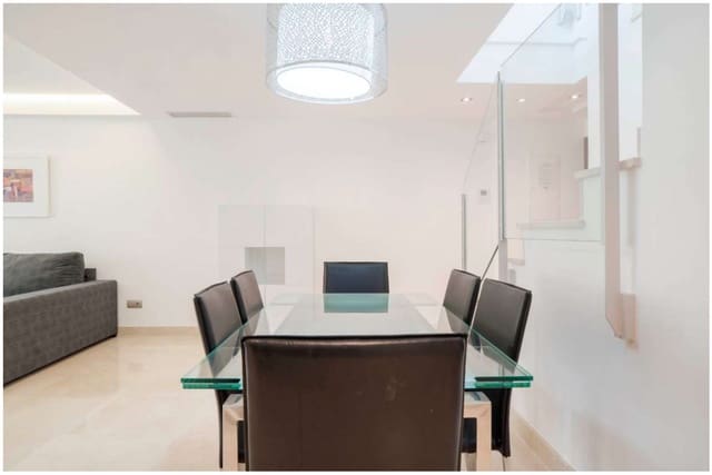 3 camera da letto Appartamento sulla Spiaggia in vendita in Marbella con piscina - 665.000 € (Rif: 9562498)