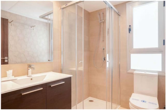 3 camera da letto Appartamento sulla Spiaggia in vendita in Marbella con piscina - 665.000 € (Rif: 9562498)