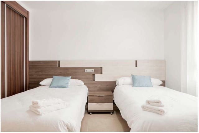 3 camera da letto Appartamento sulla Spiaggia in vendita in Marbella con piscina - 665.000 € (Rif: 9562498)