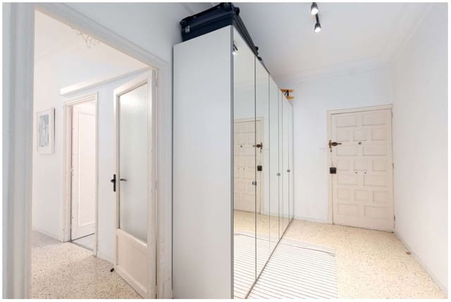 4 soveværelse Strandlejlighed til salg i Palma de Mallorca - € 1.060.000 (Ref: 9562524)