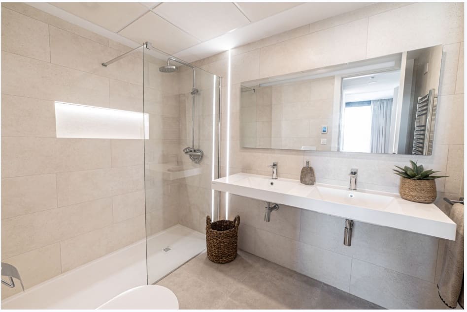 2 Zimmer Apartment zu verkaufen in Fuengirola mit Pool Garage - 742.500 € (Ref: 9642453)