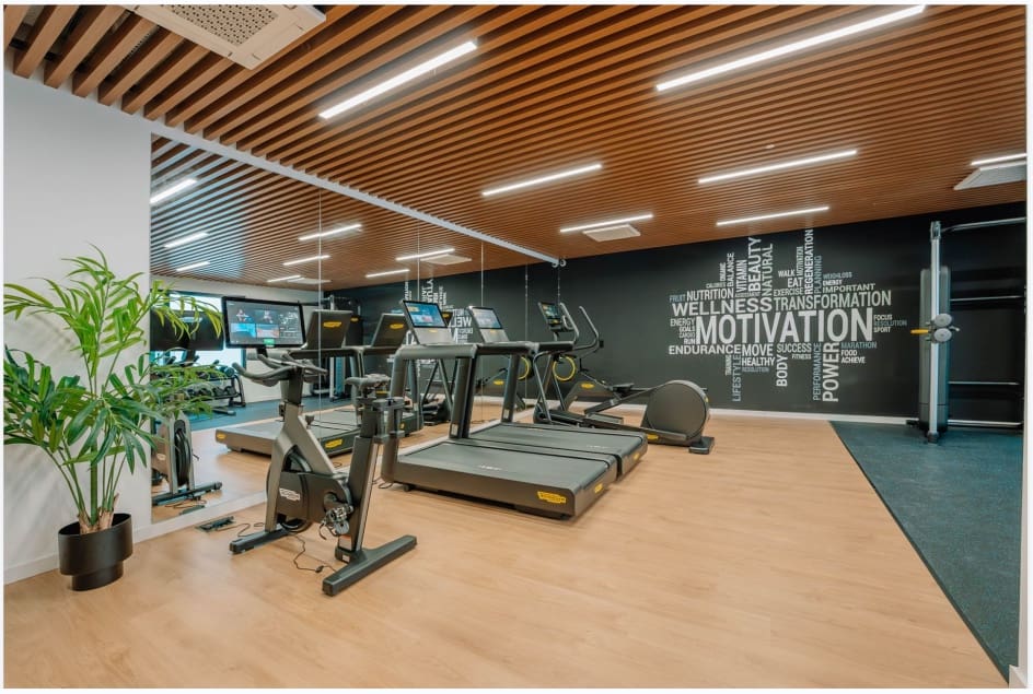 2 Zimmer Apartment zu verkaufen in Fuengirola mit Pool Garage - 742.500 € (Ref: 9642453)