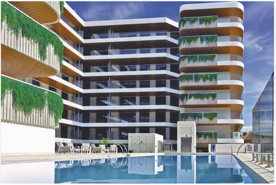 2 Zimmer Apartment zu verkaufen in Fuengirola mit Pool Garage - 742.500 € (Ref: 9642453)