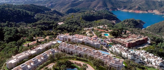 3 Zimmer Reihenhaus zu verkaufen in Istán mit Pool Garage - 620.000 € (Ref: 9650611)