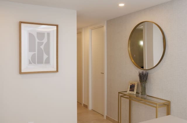 2 sypialnia Apartament przy plaży na sprzedaż w Castillo Sohail, Fuengirola z basenem garażem - 699 500 € (Ref: 9772063)