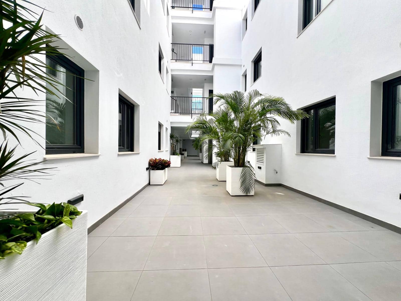 2 soverom Leilighet til salgs i Mijas med svømmebasseng garasje - € 369 000 (Ref: 9772423)