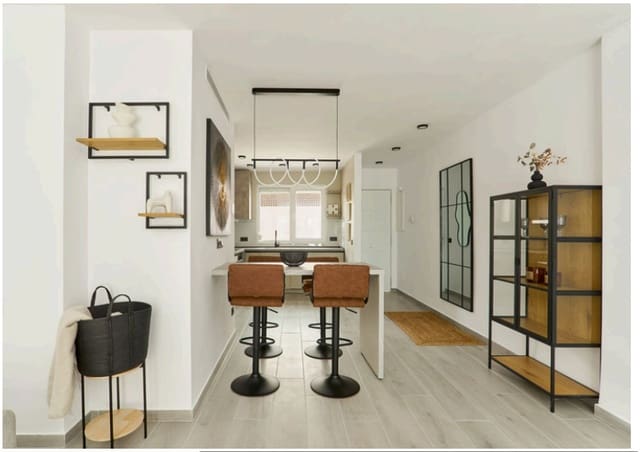 2 chambre Appartement à vendre à Nueva Andalucia, Marbella avec piscine garage - 485 000 € (Ref: 9789440)