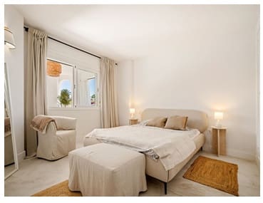 3 chambre Appartement à vendre à Nueva Andalucia avec piscine garage - 629 000 € (Ref: 9840669)