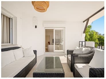3 chambre Appartement à vendre à Nueva Andalucia avec piscine garage - 629 000 € (Ref: 9840669)
