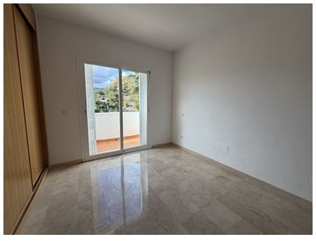 3 chambre Appartement à vendre à Estepona avec piscine garage - 375 000 € (Ref: 9874327)