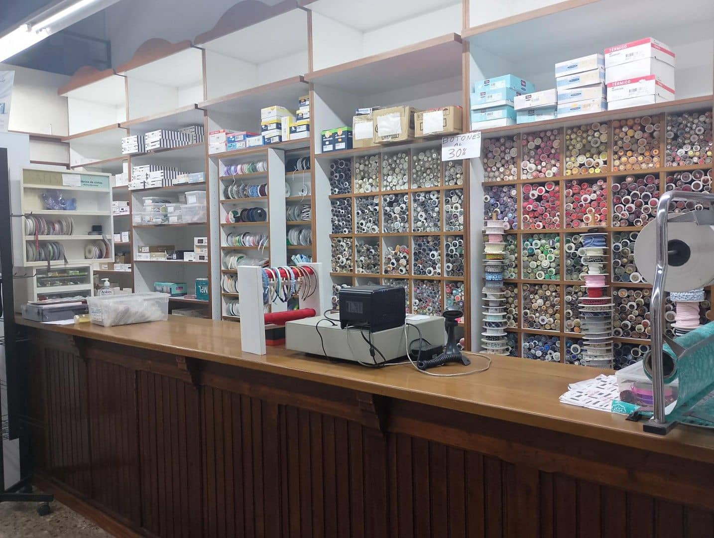 Business for sale in Valencia city - € 10,000 (Ref: 9570050)