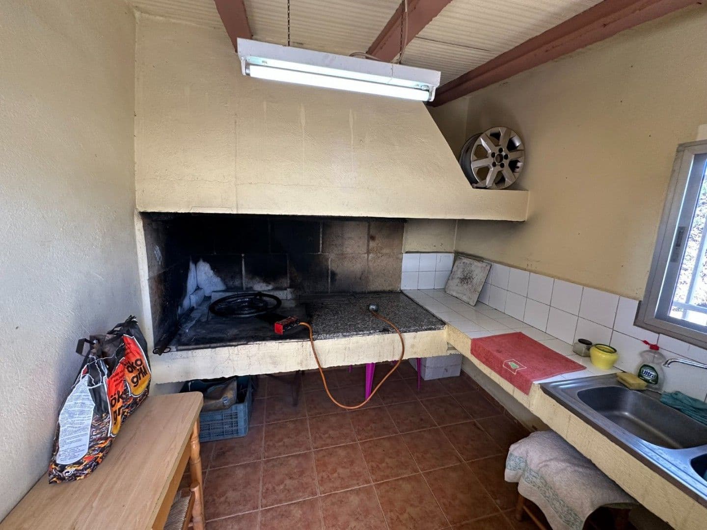 8 bedroom Villa for sale in Torrent with pool - € 370,000 (Ref: 9618862)