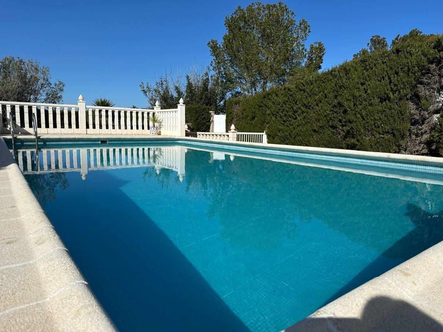 8 bedroom Villa for sale in Torrent with pool - € 370,000 (Ref: 9618862)