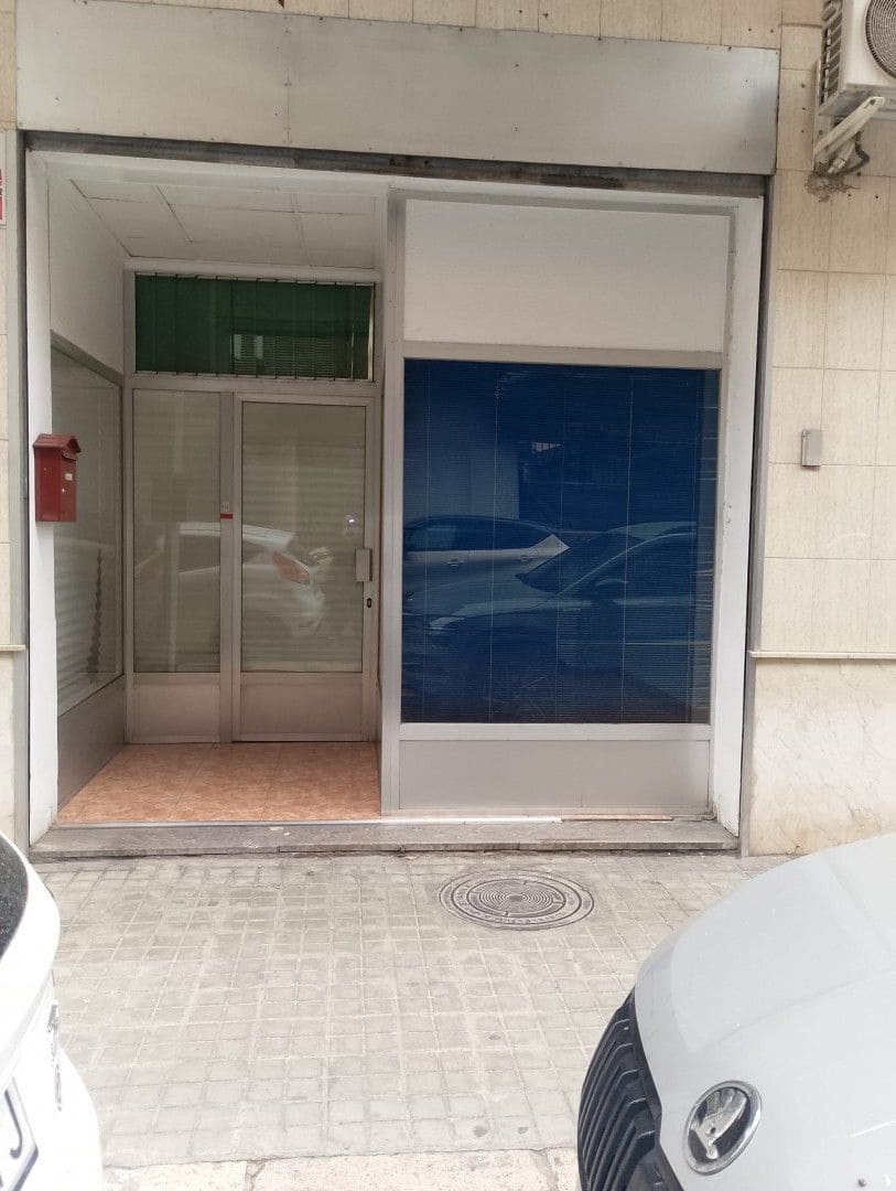Kommersiell til salgs i Valencia by - € 200 000 (Ref: 9663350)