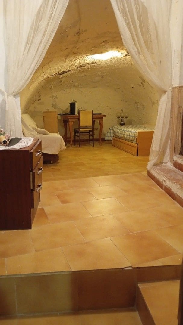 4 bedroom Villa for sale in Orcera - € 35,000 (Ref: 9833152)
