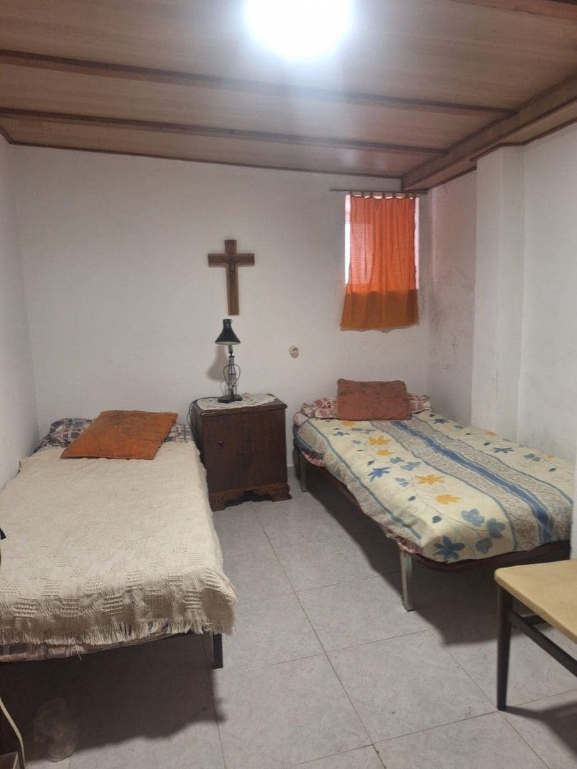 4 bedroom Villa for sale in Orcera - € 35,000 (Ref: 9833152)