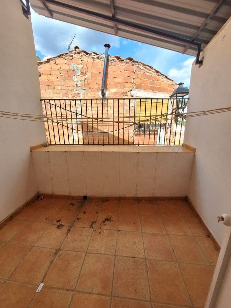 4 bedroom Villa for sale in Orcera - € 35,000 (Ref: 9833152)