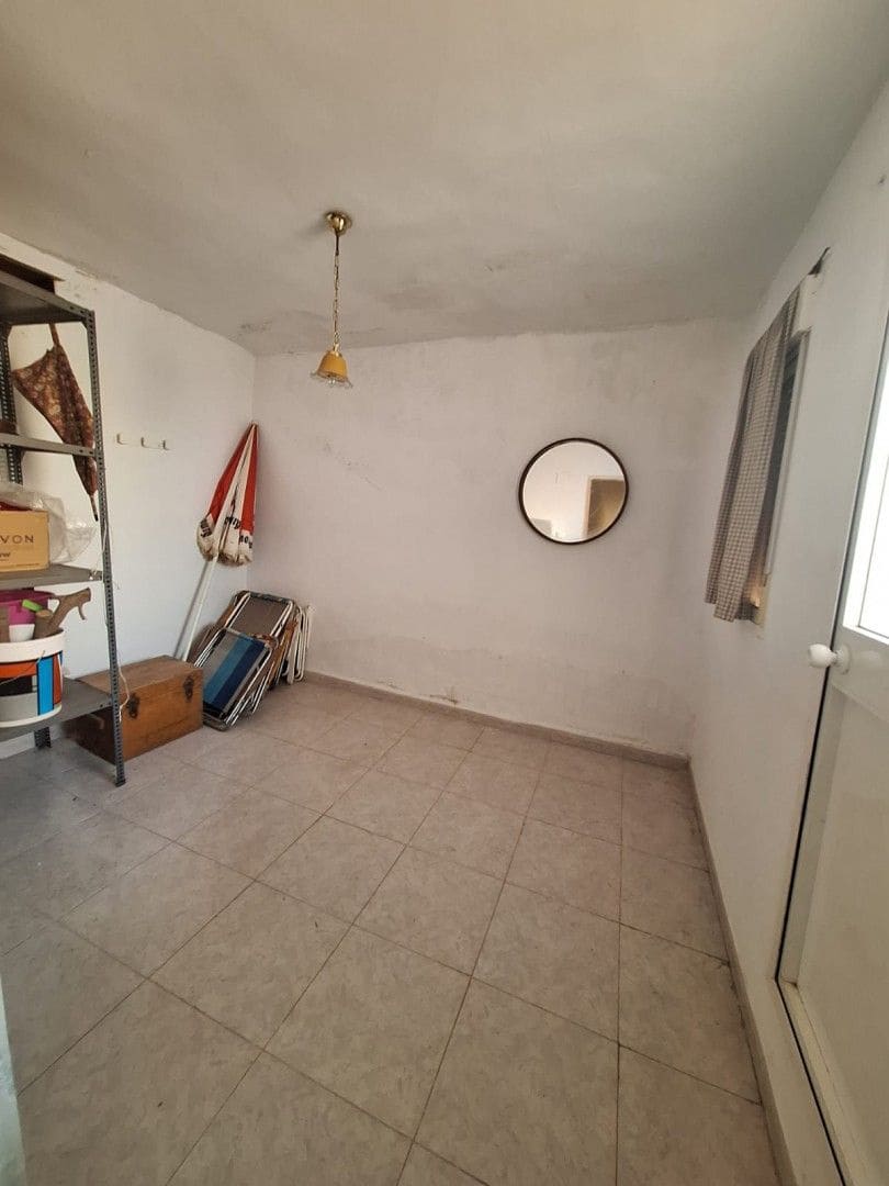 4 bedroom Villa for sale in Orcera - € 35,000 (Ref: 9833152)
