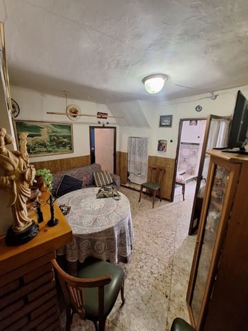 4 bedroom Villa for sale in Orcera - € 35,000 (Ref: 9833152)