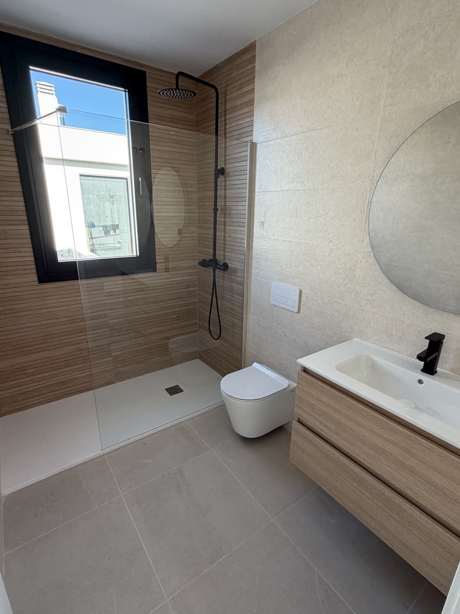 4 sypialnia Willa na sprzedaż w Torrevieja z basenem garażem - 895 000 € (Ref: 8846962)