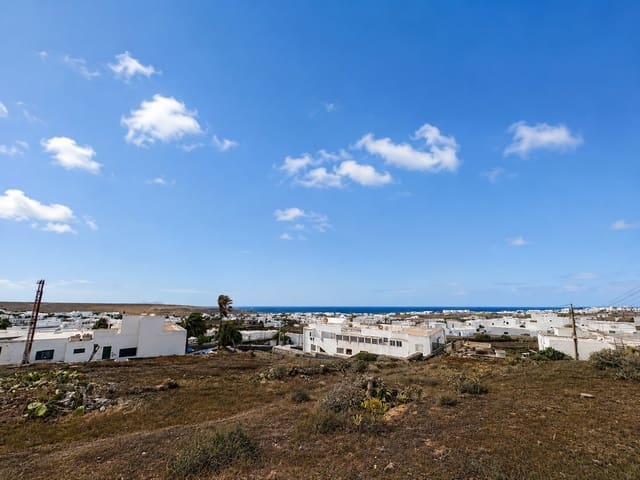 Mark till salu i Tías - 140 000 € (Ref: 10000034)