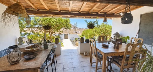 4 slaapkamer Villa te koop in Nazaret, Teguise met garage - € 490.000 (Ref: 10023477)