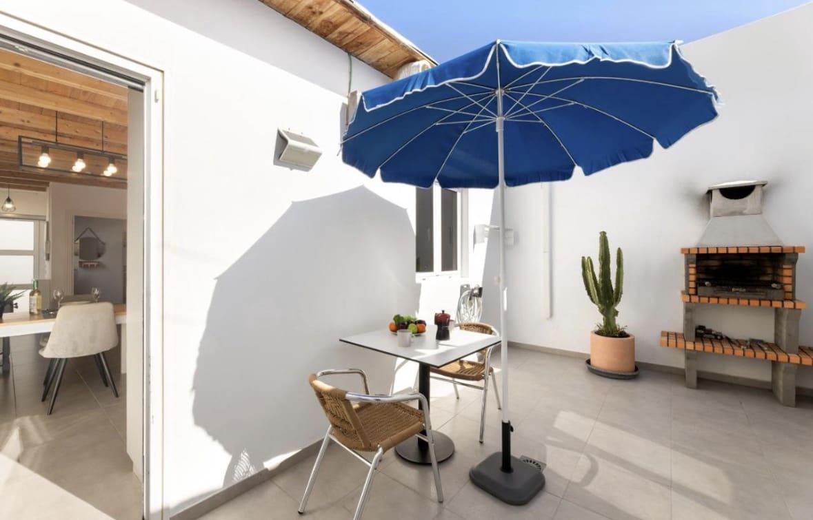 6 soverom Villa til salgs i Tias med svømmebasseng garasje - € 895 000 (Ref: 10038553)