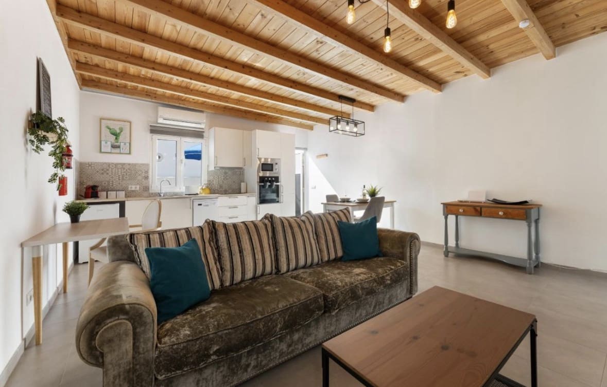 6 soverom Villa til salgs i Tias med svømmebasseng garasje - € 895 000 (Ref: 10038553)