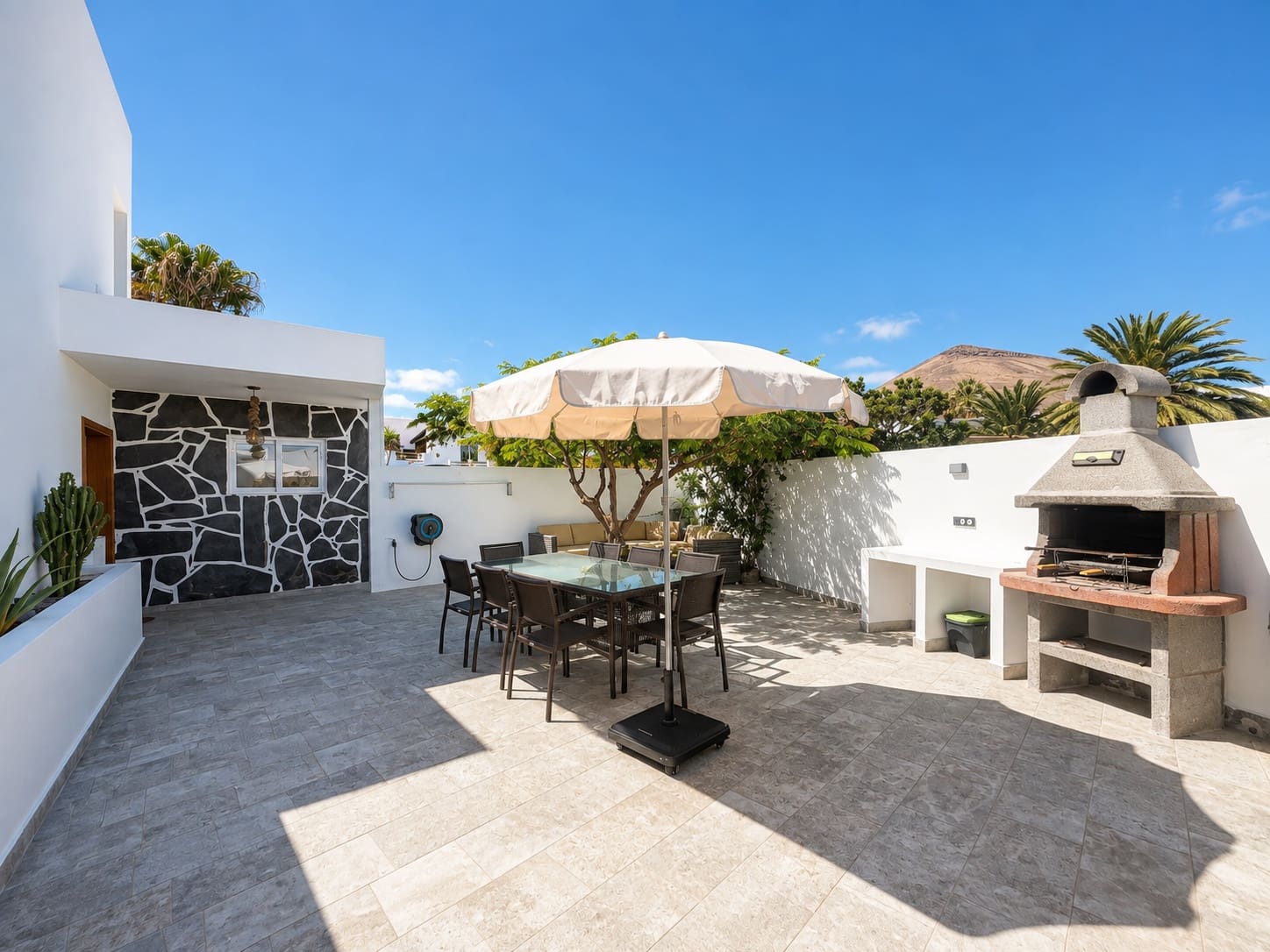 6 soverom Villa til salgs i Tias med svømmebasseng garasje - € 895 000 (Ref: 10038553)