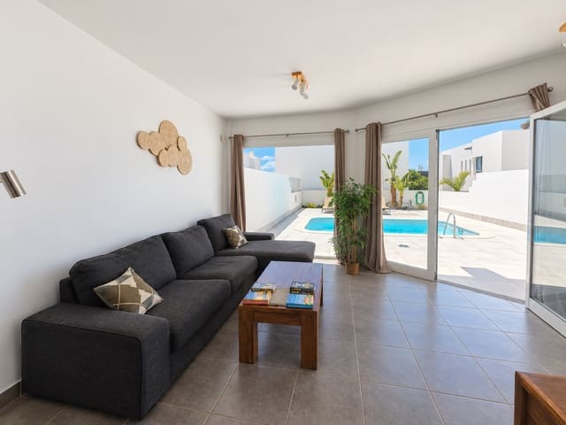 3 sovrum Villa till salu i Playa Blanca, Yaiza med pool garage - 450 000 € (Ref: 10049642)