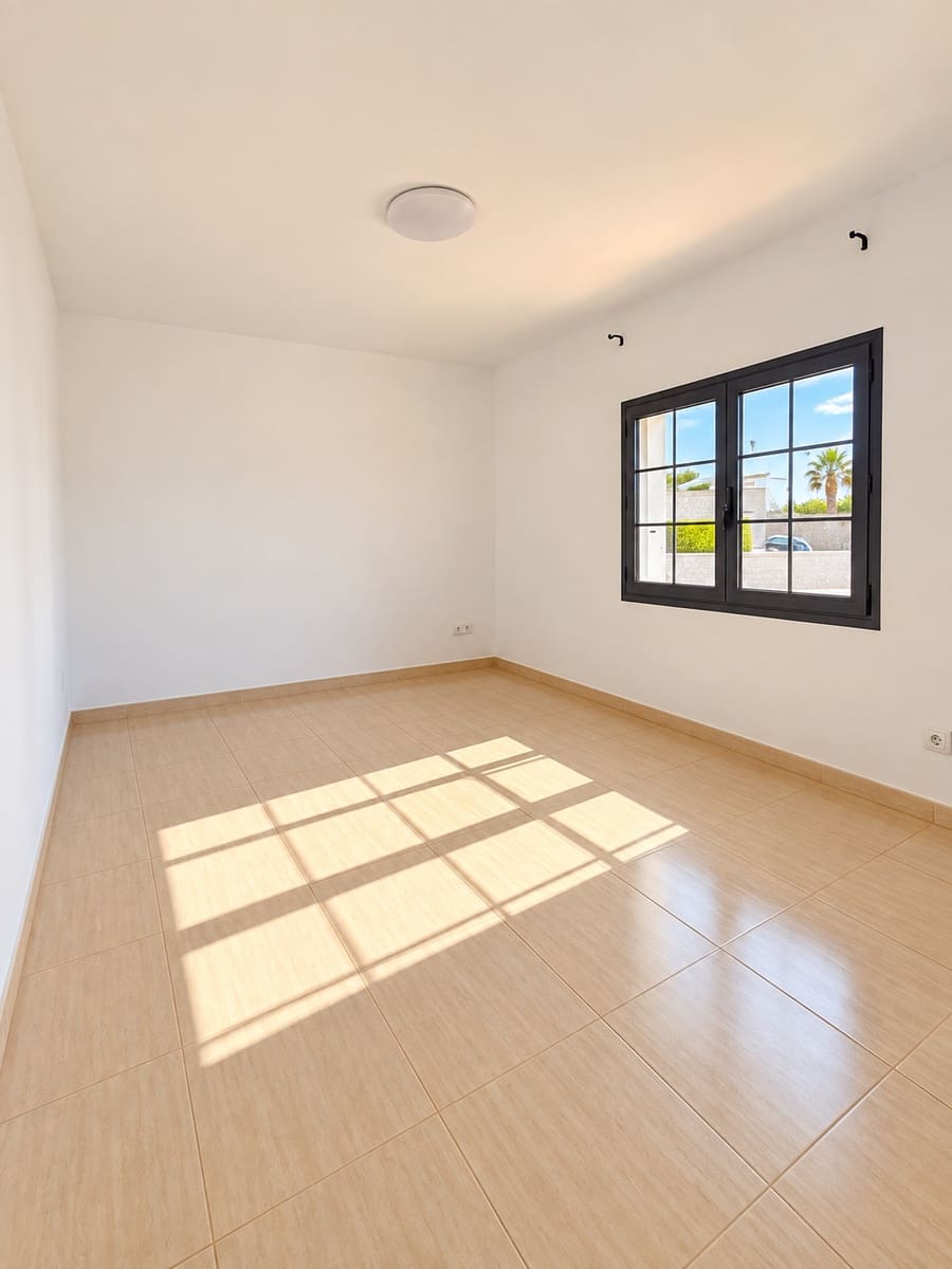 3 quarto Moradia para venda em Costa Teguise com piscina garagem - 379 000 € (Ref: 10104318)