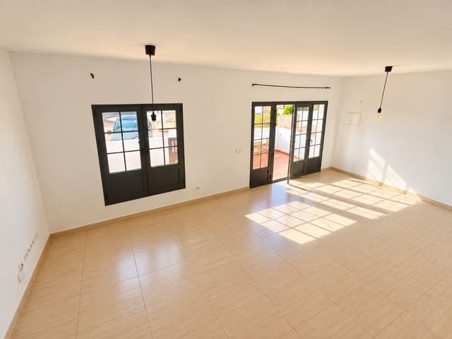 3 quarto Moradia para venda em Costa Teguise, Teguise com piscina garagem - 379 000 € (Ref: 10104318)