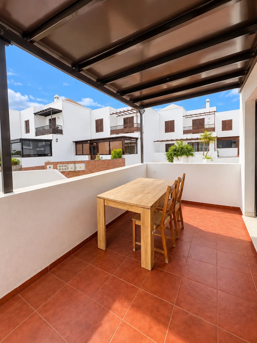 3 quarto Moradia para venda em Costa Teguise com piscina garagem - 379 000 € (Ref: 10104318)