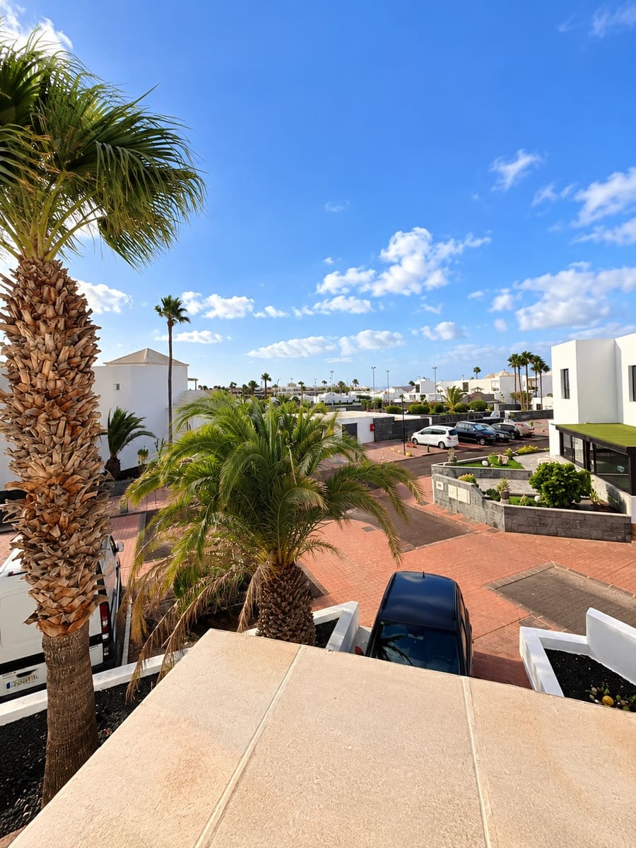 3 quarto Moradia para venda em Costa Teguise com piscina garagem - 379 000 € (Ref: 10104318)
