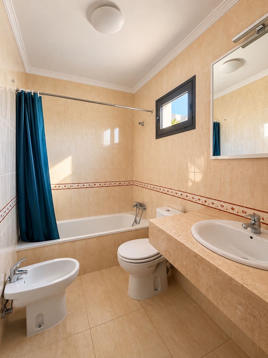 3 quarto Moradia para venda em Costa Teguise com piscina garagem - 379 000 € (Ref: 10104318)