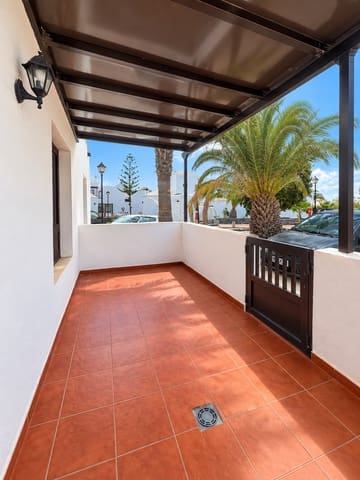 3 quarto Moradia para venda em Costa Teguise, Teguise com piscina garagem - 379 000 € (Ref: 10104318)