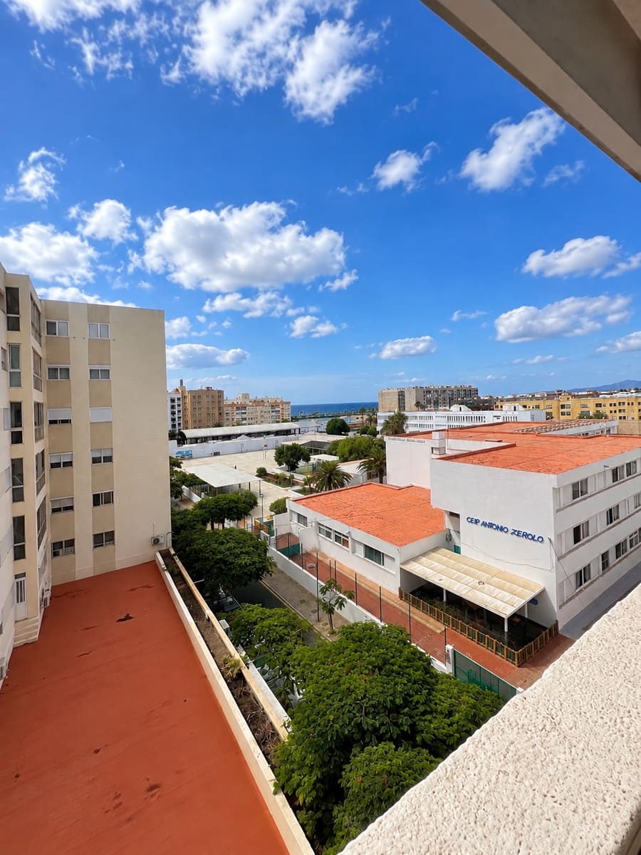 4 bedroom Flat for sale in Arrecife with garage - € 315,000 (Ref: 10150464)