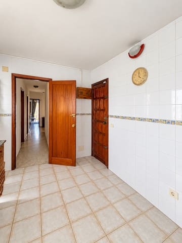 4 soveværelse Lejlighed til salg i Arrecife med garage - € 315.000 (Ref: 10150464)
