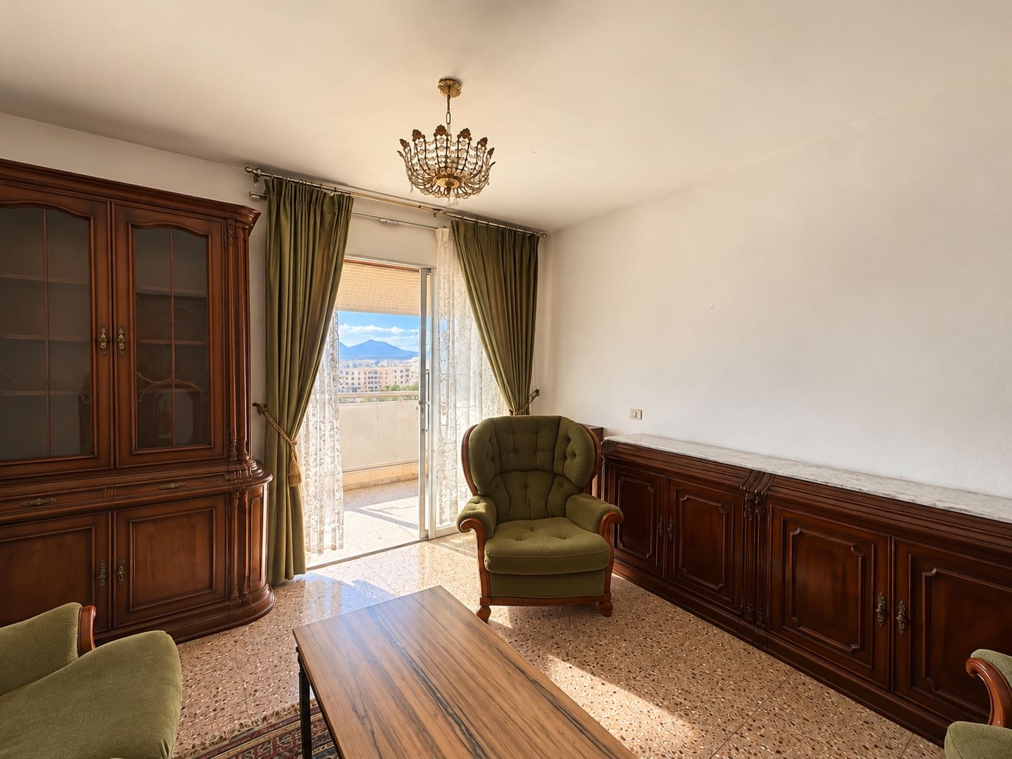 4 bedroom Flat for sale in Arrecife with garage - € 315,000 (Ref: 10150464)