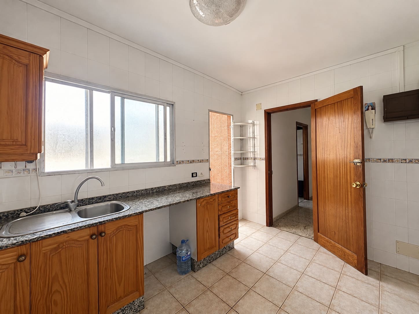 4 bedroom Flat for sale in Arrecife with garage - € 315,000 (Ref: 10150464)
