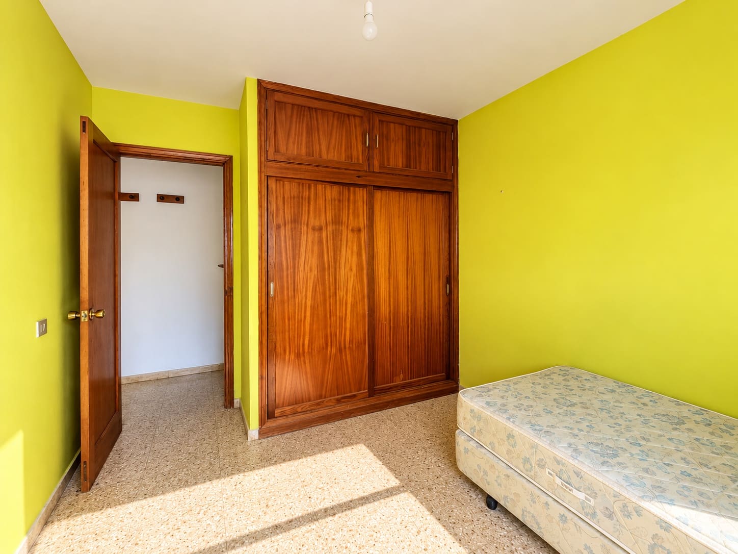 4 bedroom Flat for sale in Arrecife with garage - € 315,000 (Ref: 10150464)
