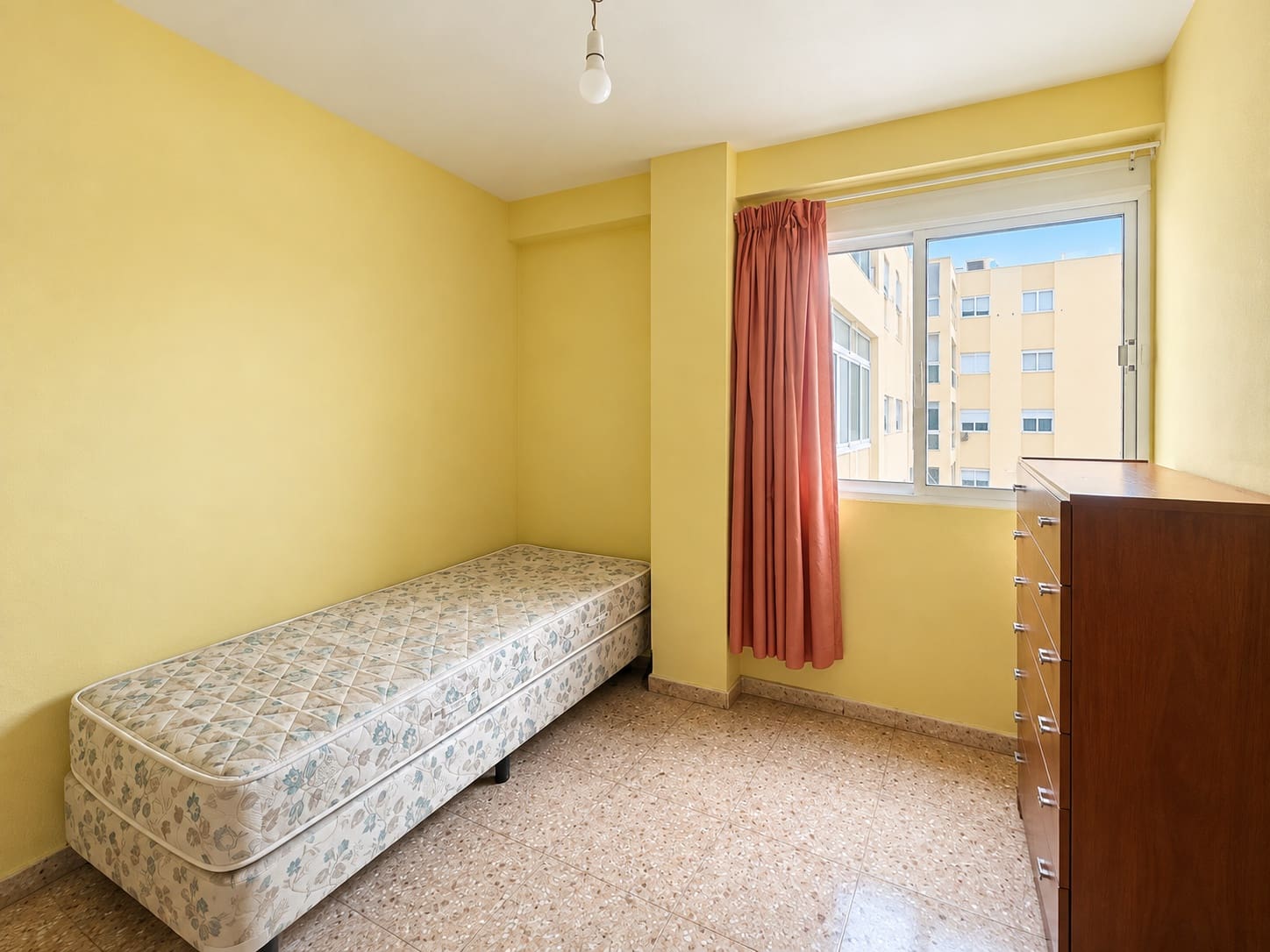 4 bedroom Flat for sale in Arrecife with garage - € 315,000 (Ref: 10150464)