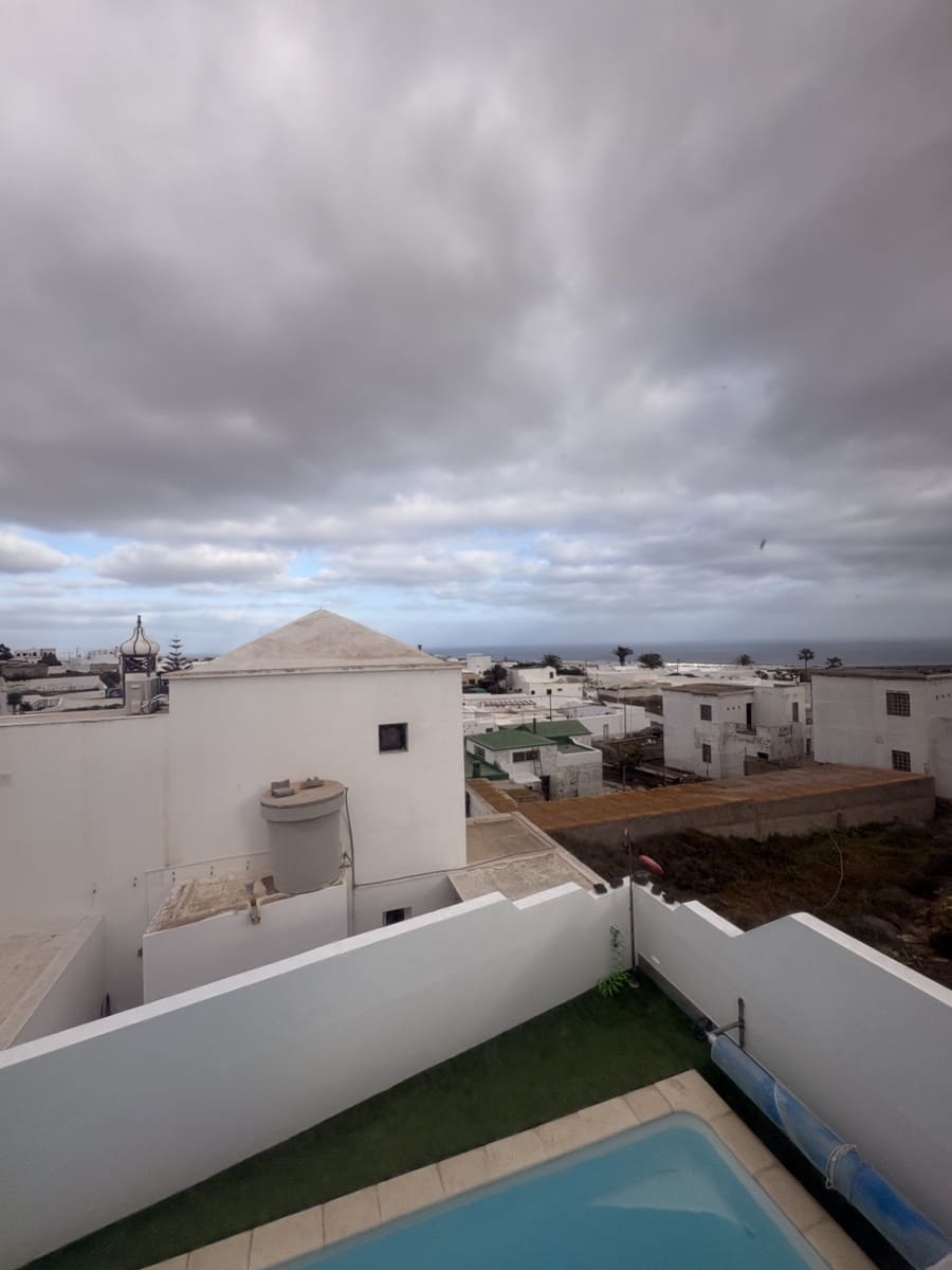 4 soveværelse Villa til salg i Guime med swimmingpool garage - € 465.000 (Ref: 9640493)