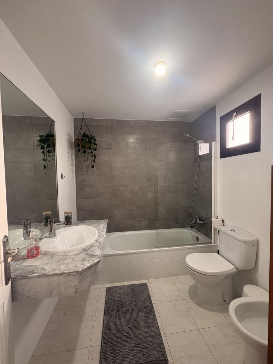 4 soveværelse Villa til salg i Guime med swimmingpool garage - € 465.000 (Ref: 9640493)