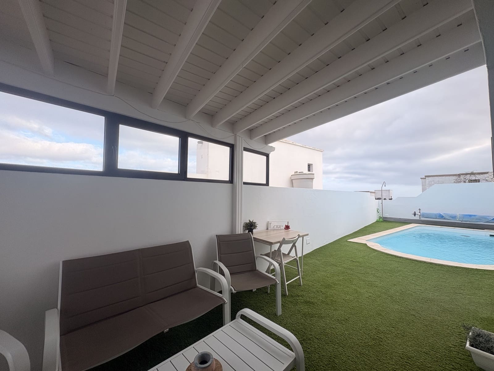 4 soveværelse Villa til salg i Guime med swimmingpool garage - € 465.000 (Ref: 9640493)