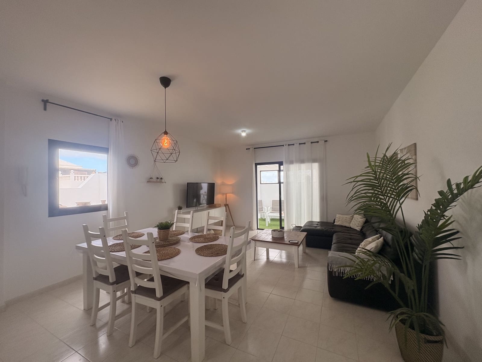 4 soveværelse Villa til salg i Guime med swimmingpool garage - € 465.000 (Ref: 9640493)