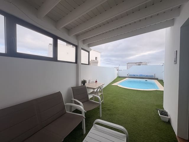 4 soveværelse Villa til salg i Guime, San Bartolomé med swimmingpool garage - € 465.000 (Ref: 9640493)