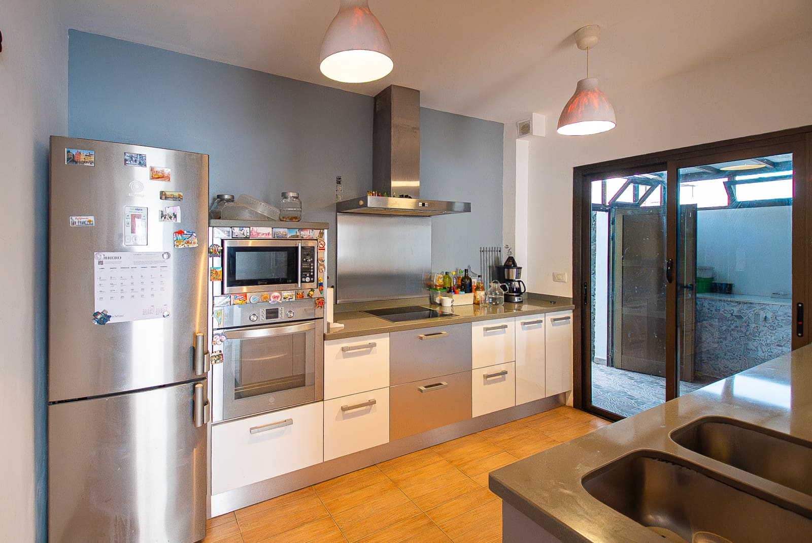 4 bedroom Villa for sale in Yaiza with pool garage - € 669,000 (Ref: 9640617)