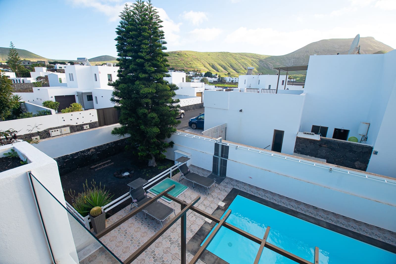 4 bedroom Villa for sale in Yaiza with pool garage - € 669,000 (Ref: 9640617)