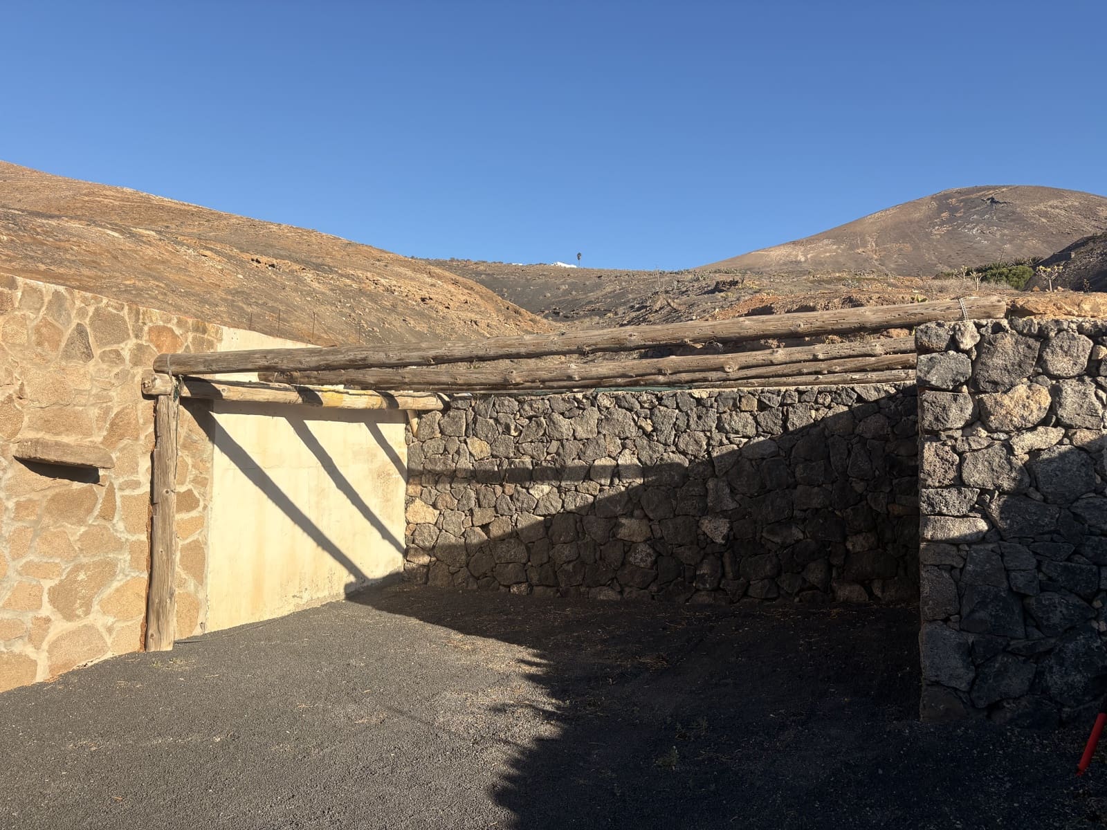 2 soverom Villa til salgs i Macher med garasje - € 430 000 (Ref: 9640665)